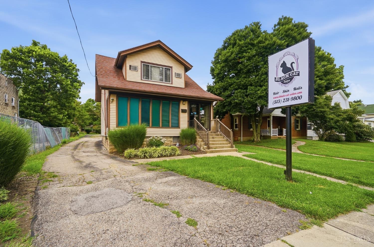 6112 Benneville Street — photo