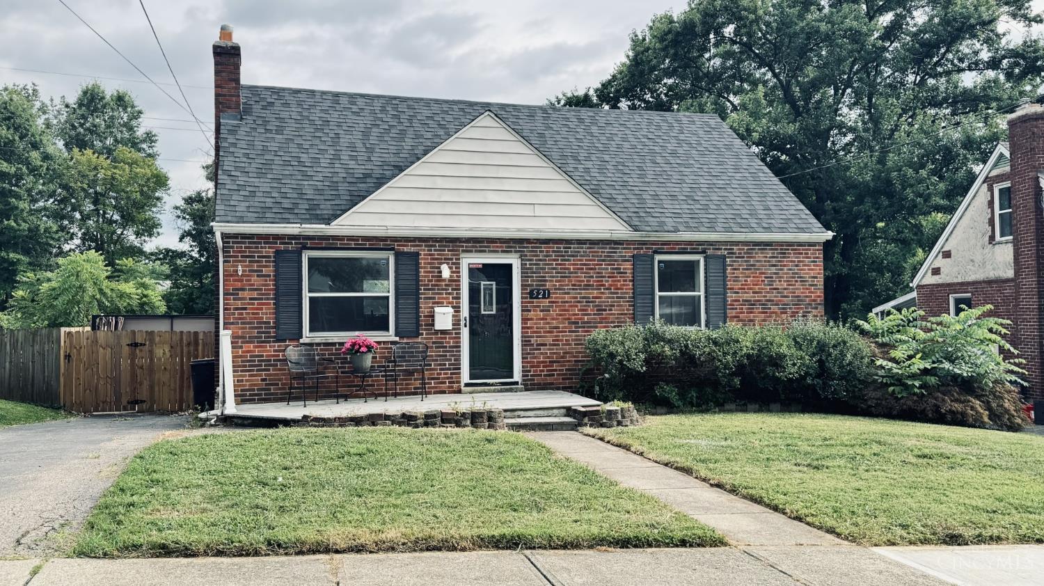 521 Maple Drive, Reading, OH 45215 — photo 2