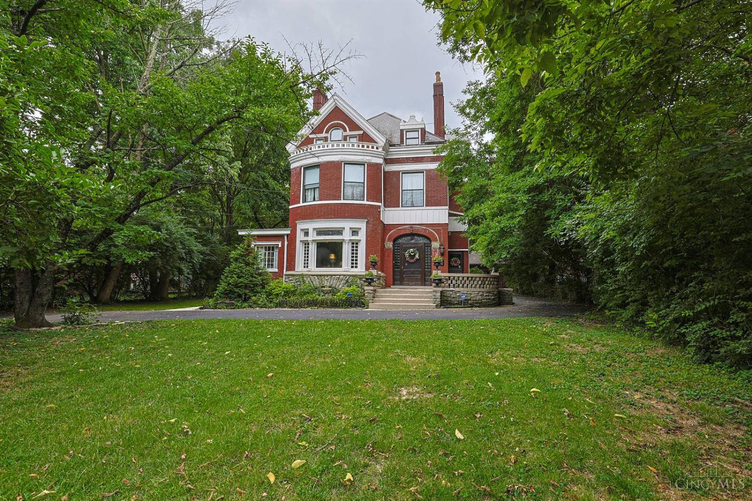 445 Ludlow Avenue — photo