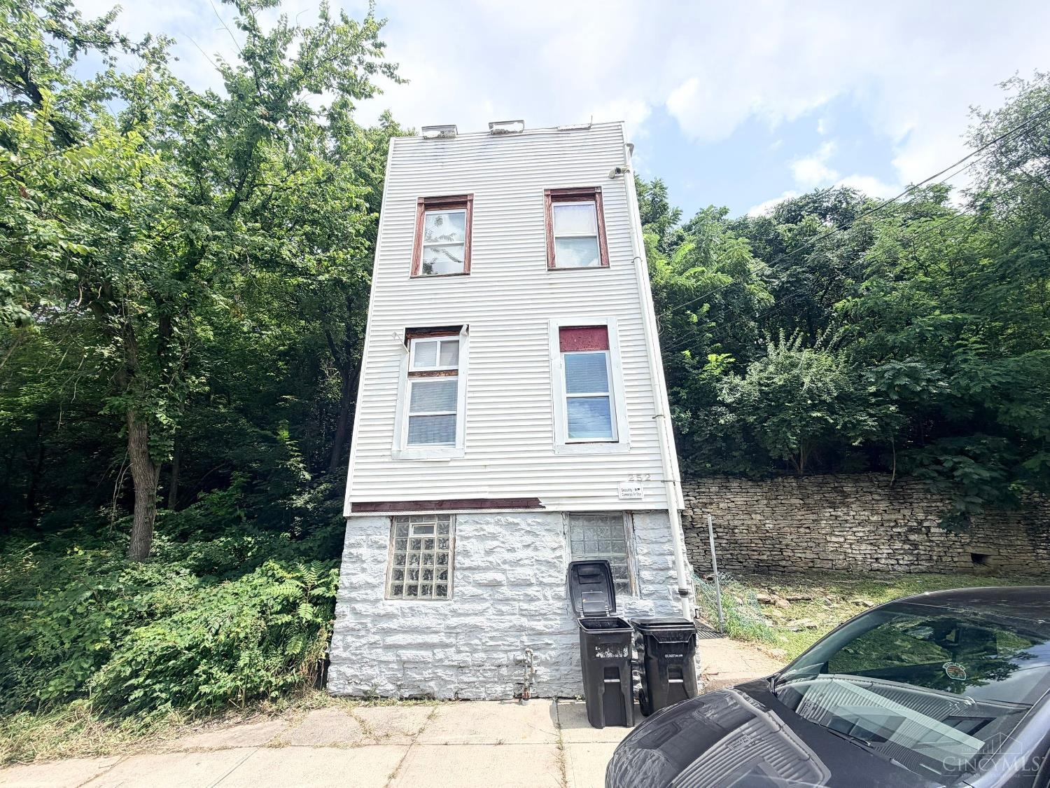252 Renner Street — photo