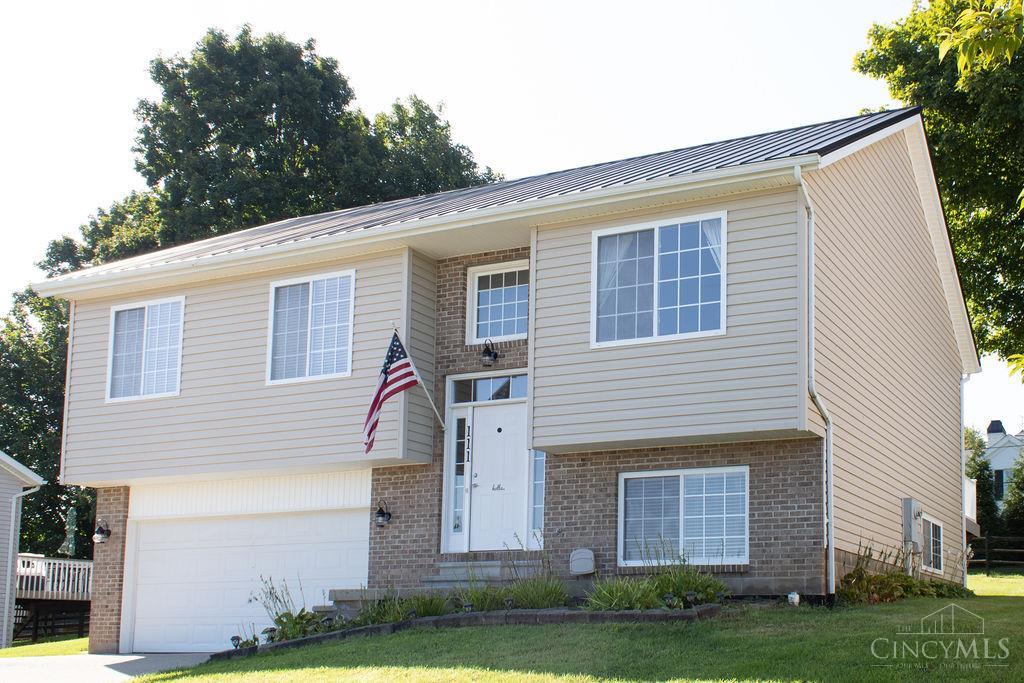 111 Oak Hills Drive — photo