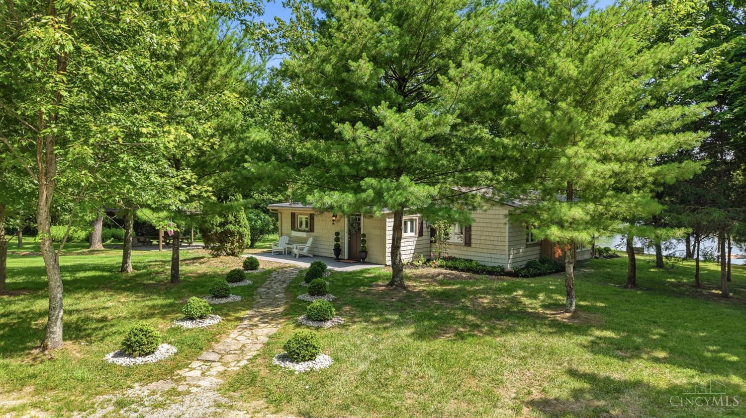 1632 Carey Lane — photo
