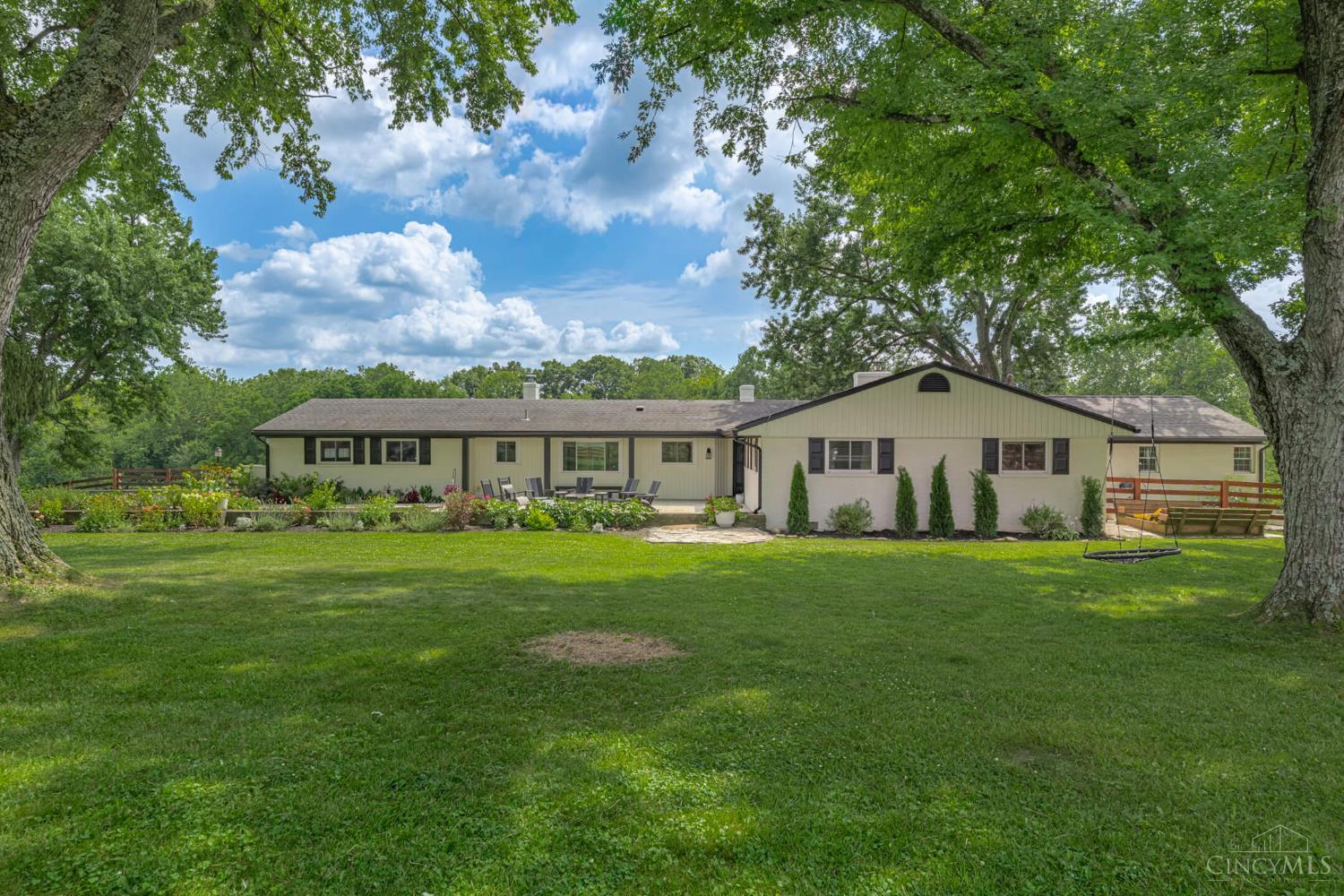 3385 Middle Run Road — photo