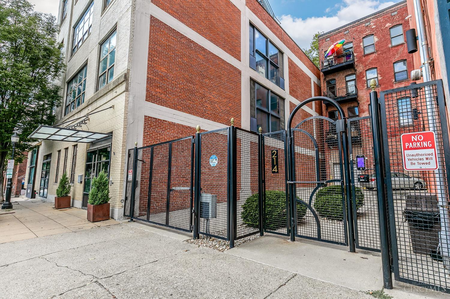 214 E Fourteenth Street — photo