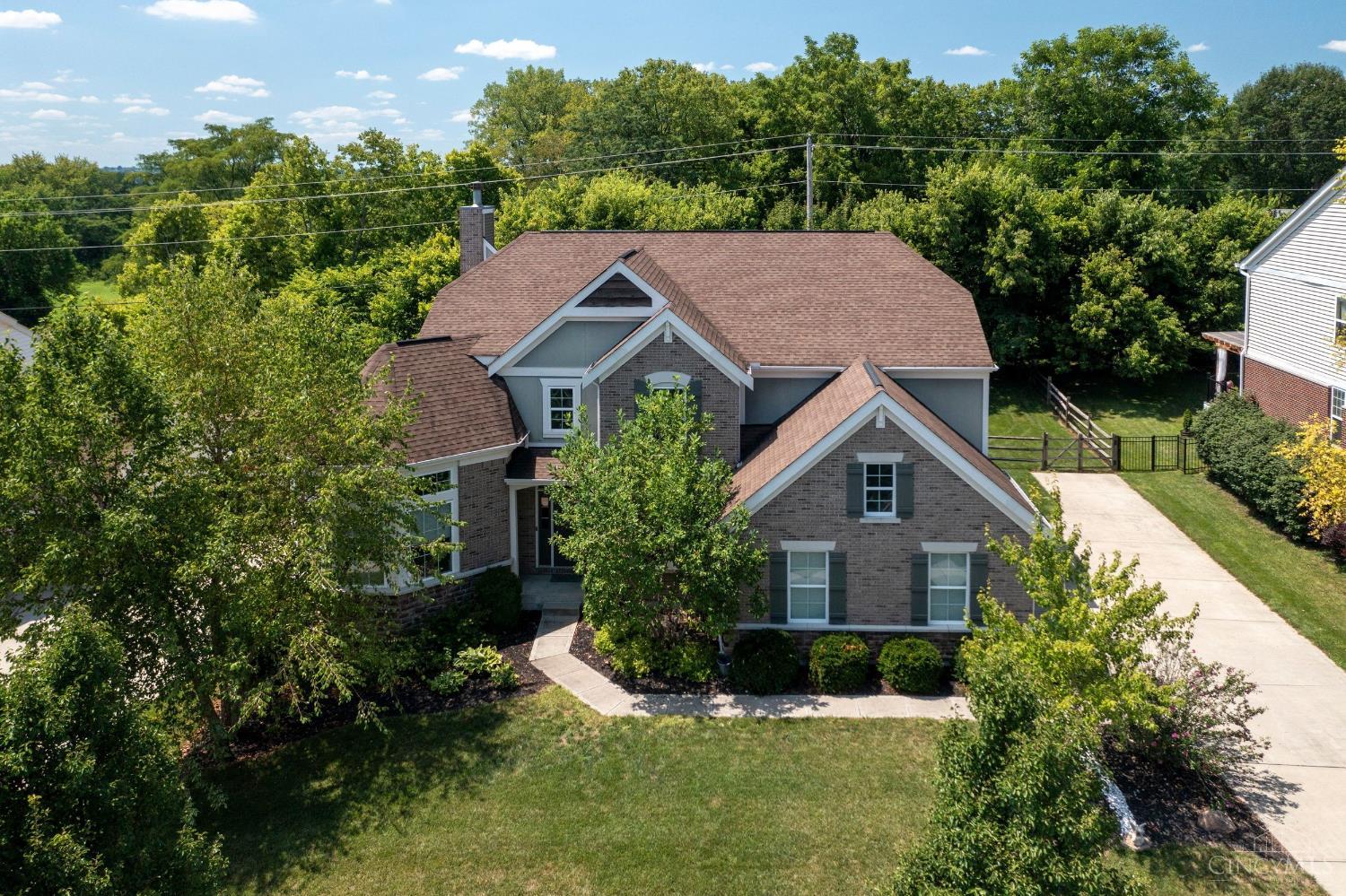 1529 Shaker Run Boulevard — photo