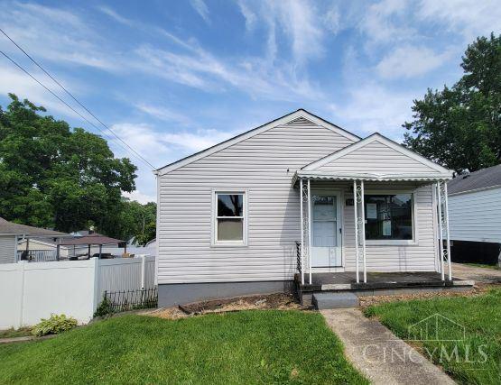 1944 Parkamo Avenue — photo