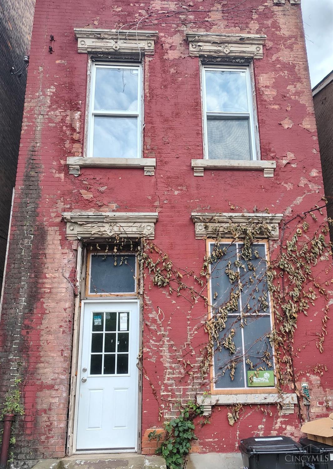 409 Whiteman Street — photo