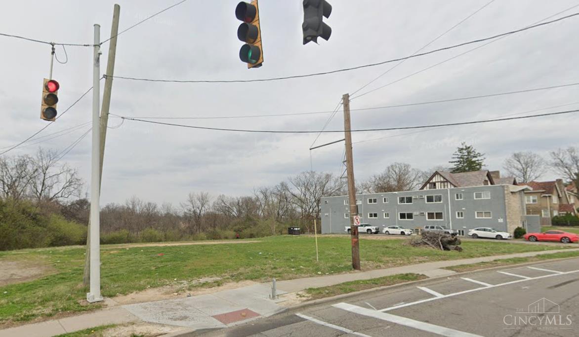 2570 Harrison Avenue, Cincinnati, OH 45211