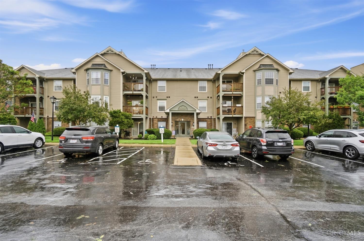 4941 N Arbor Woods Court — photo