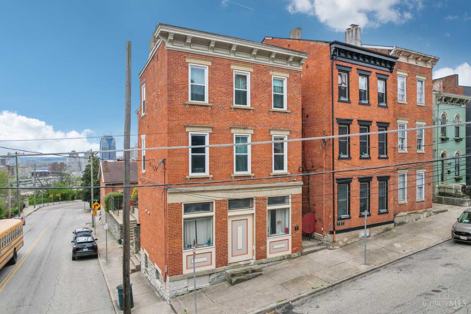 561 Milton Street — photo