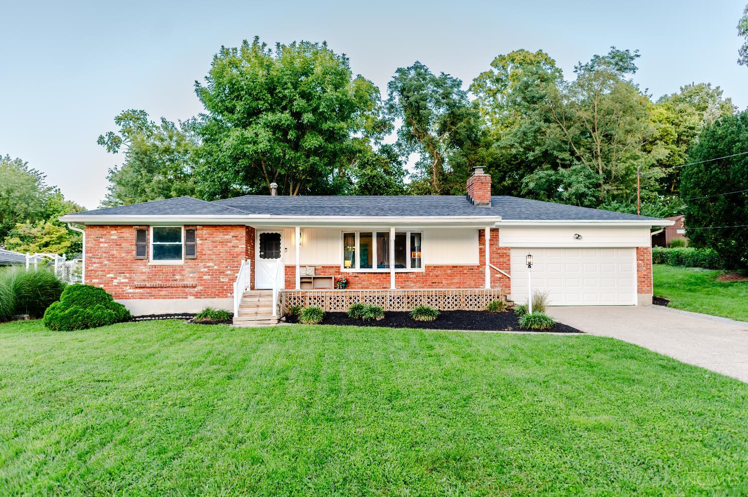 1094 Pamela Road — photo