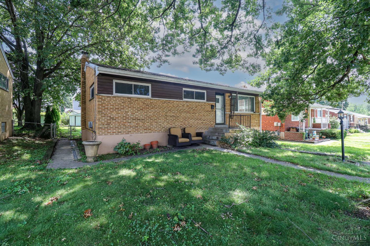8328 Coghill Lane — photo