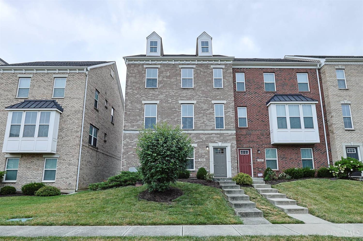 9558 Cobblestone Walk — photo