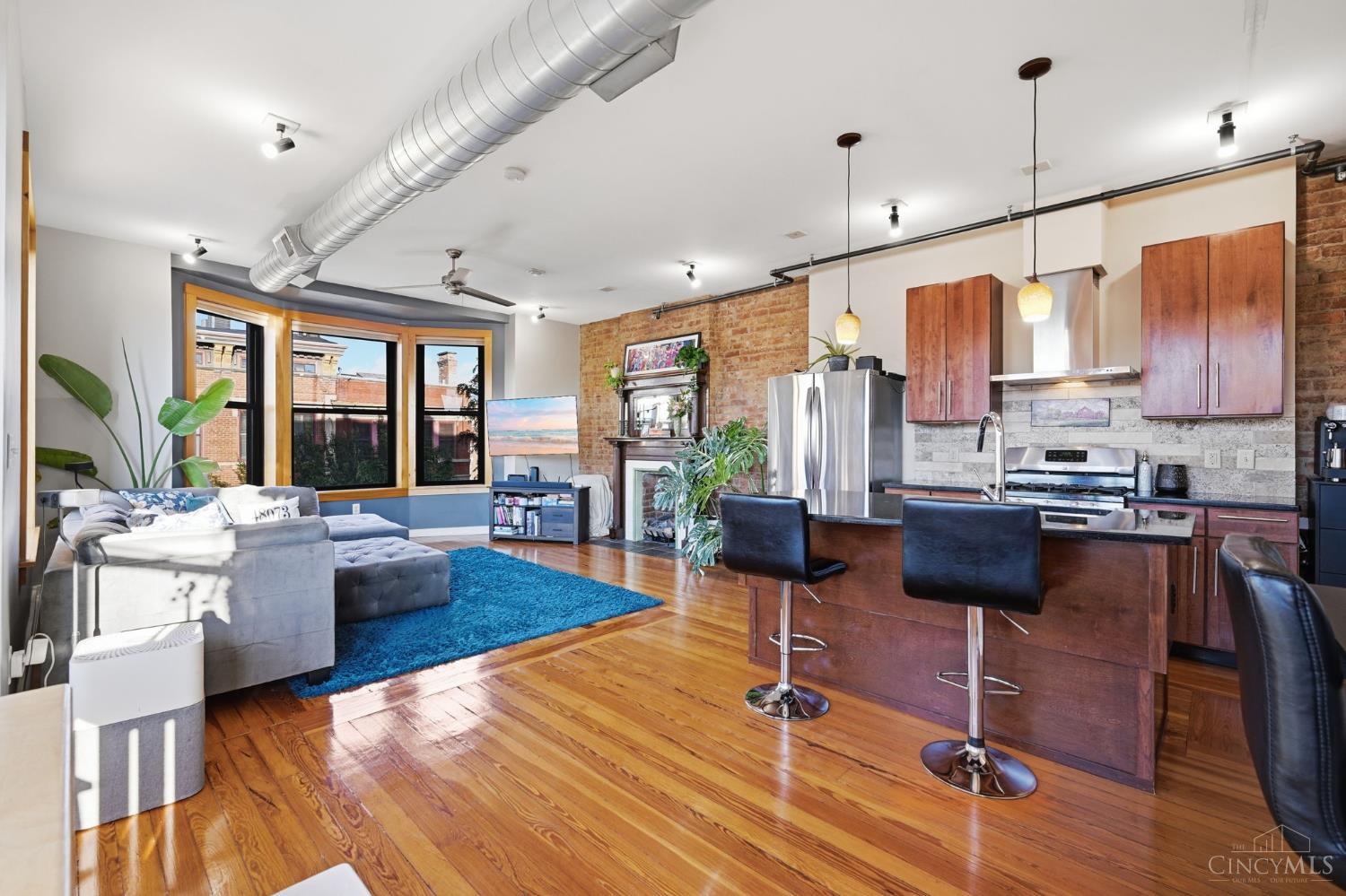 1237 Vine Street, Cincinnati, OH 45202 — photo 2