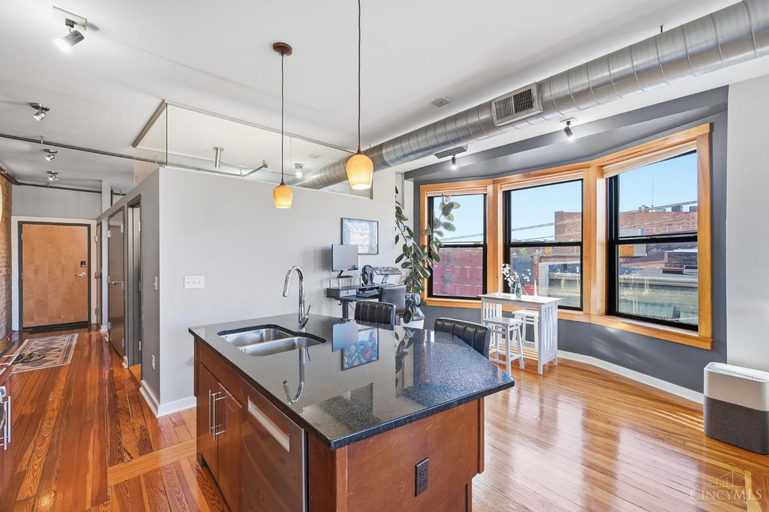 1237 Vine Street, Cincinnati, OH 45202 — photo 3