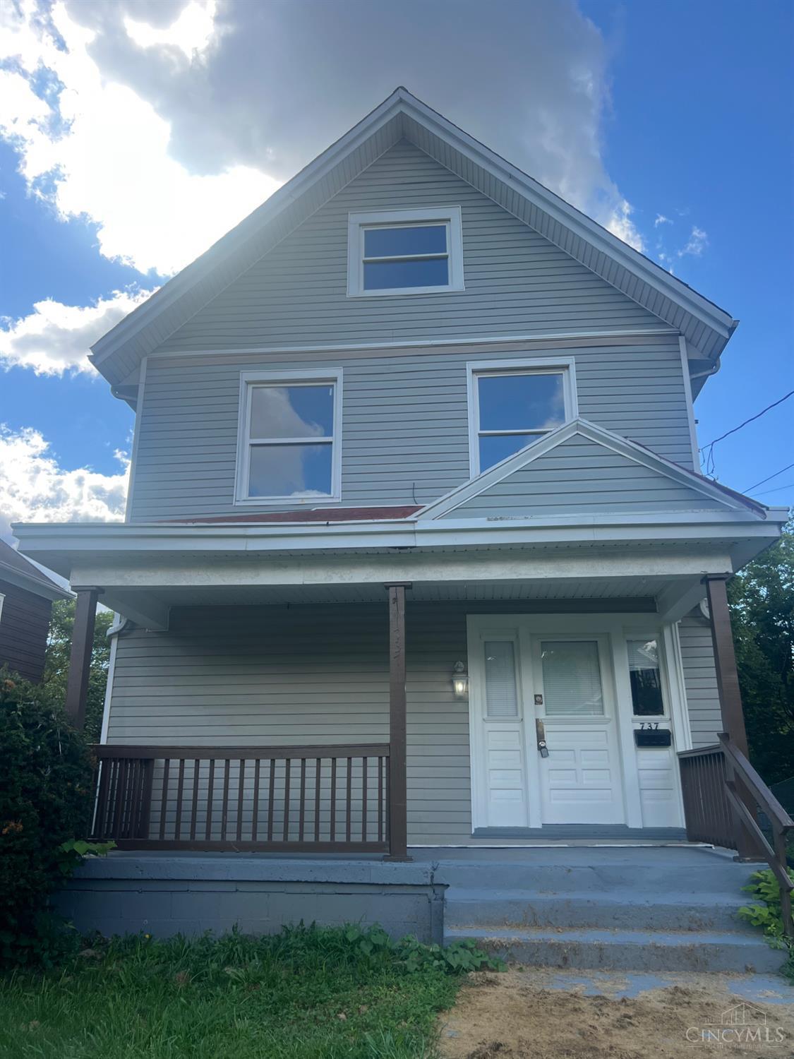 737 Wells Street — photo