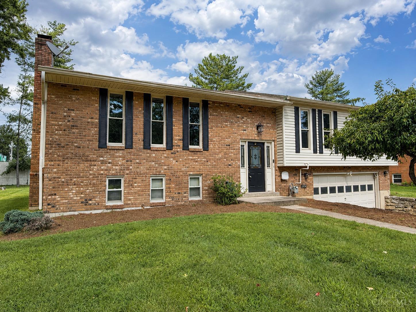 8354 Shadowpoint Court — photo