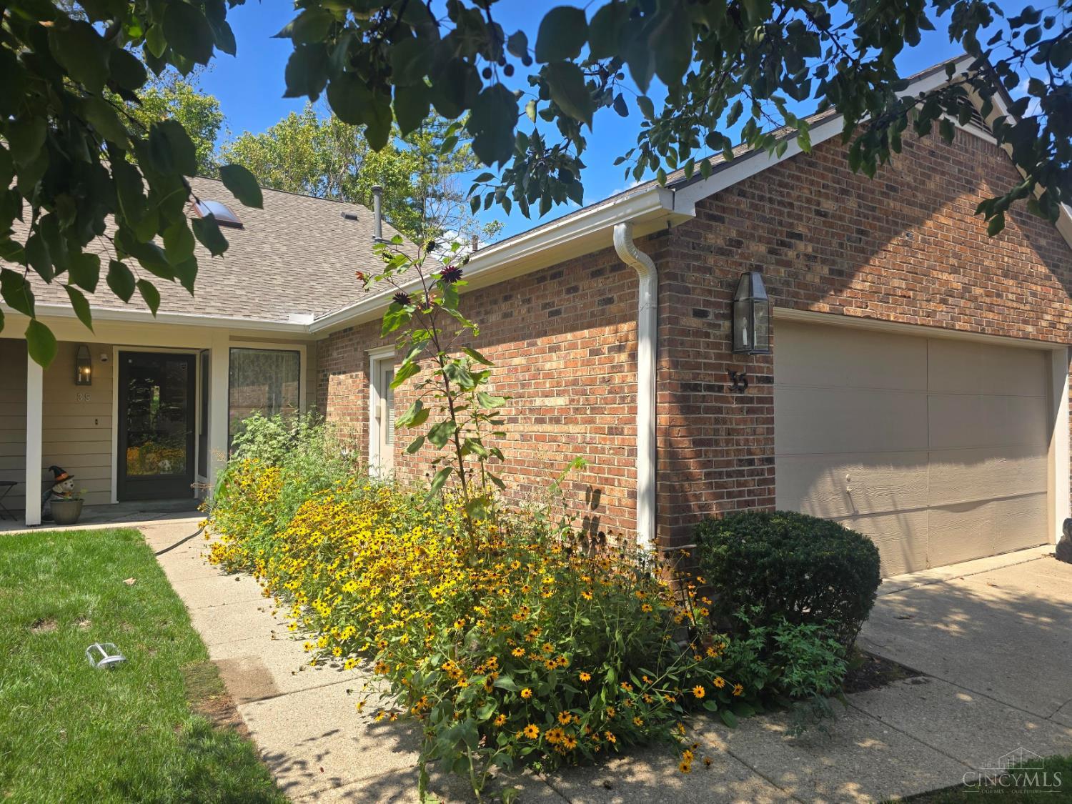35 Evergreen Circle — photo