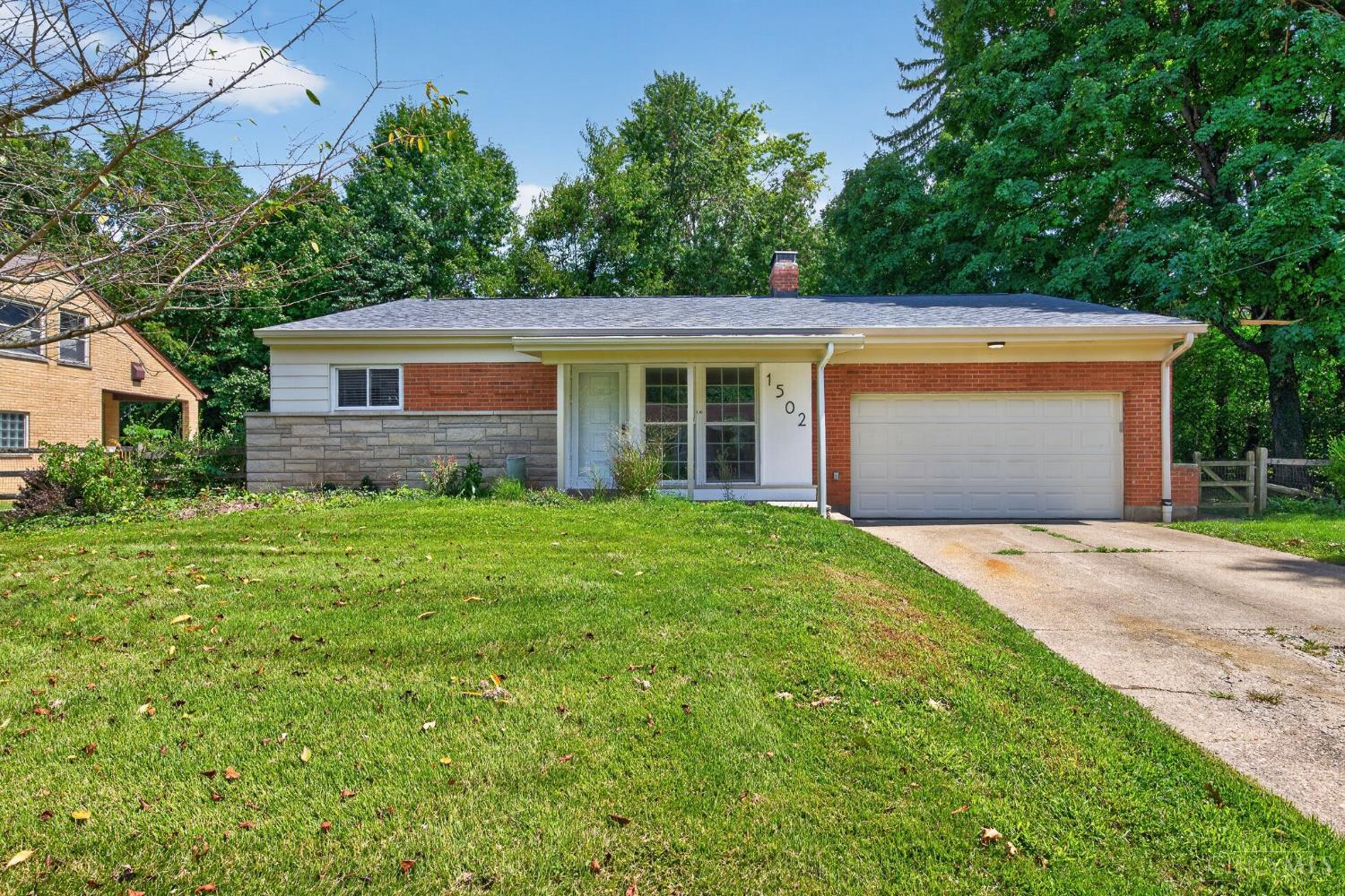 1502 Robinway Drive — photo