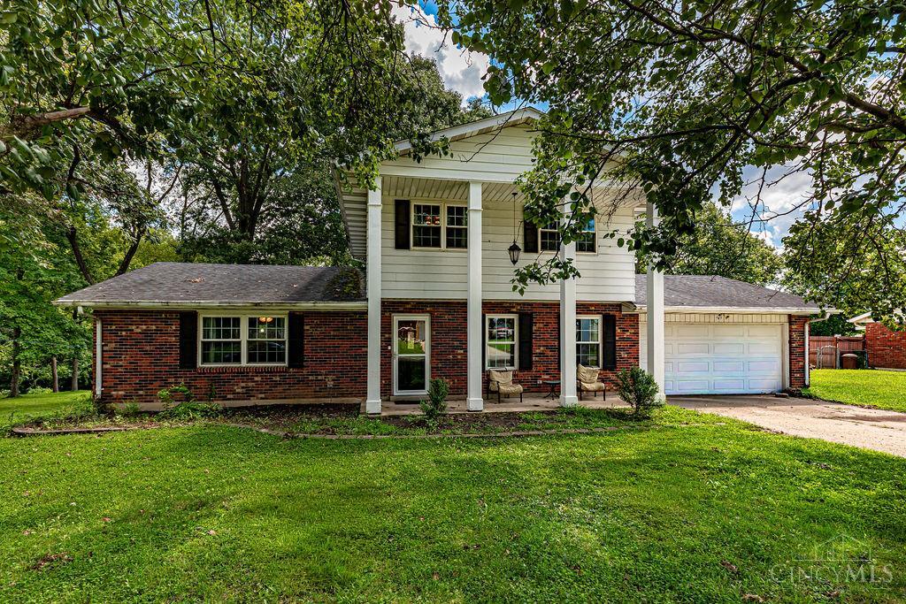 2341 Queen Mary Lane — photo