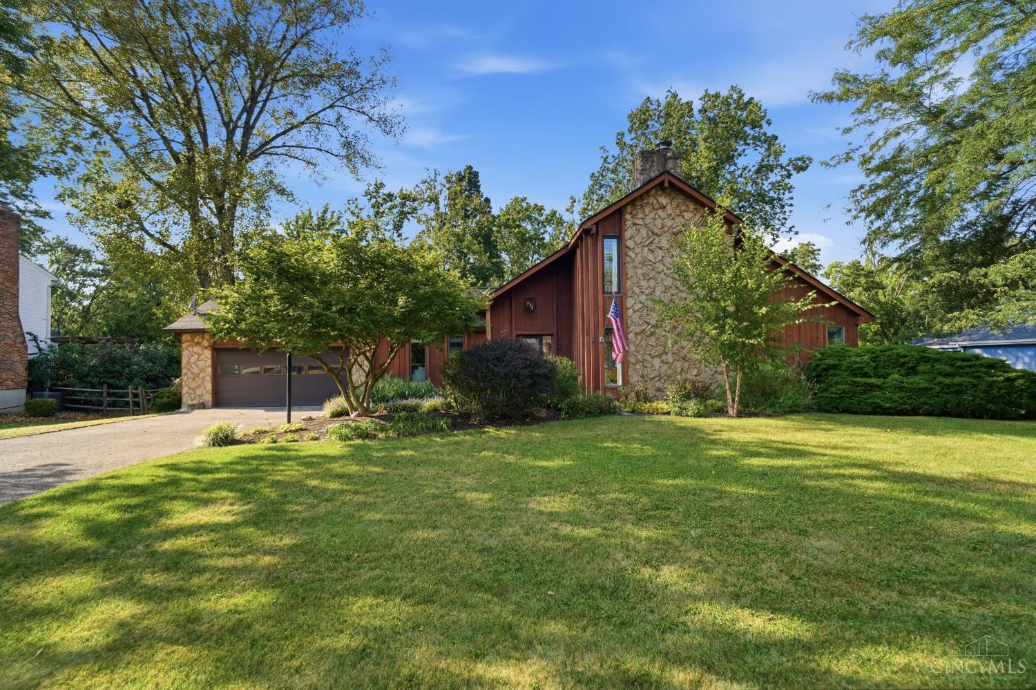 7843 Woodside Court — photo