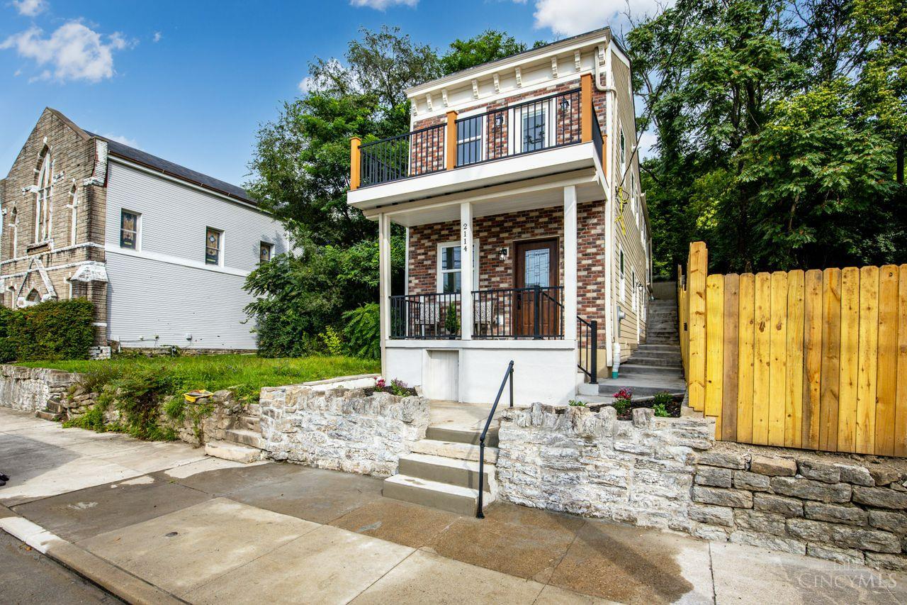 2114 Riverside Drive — photo