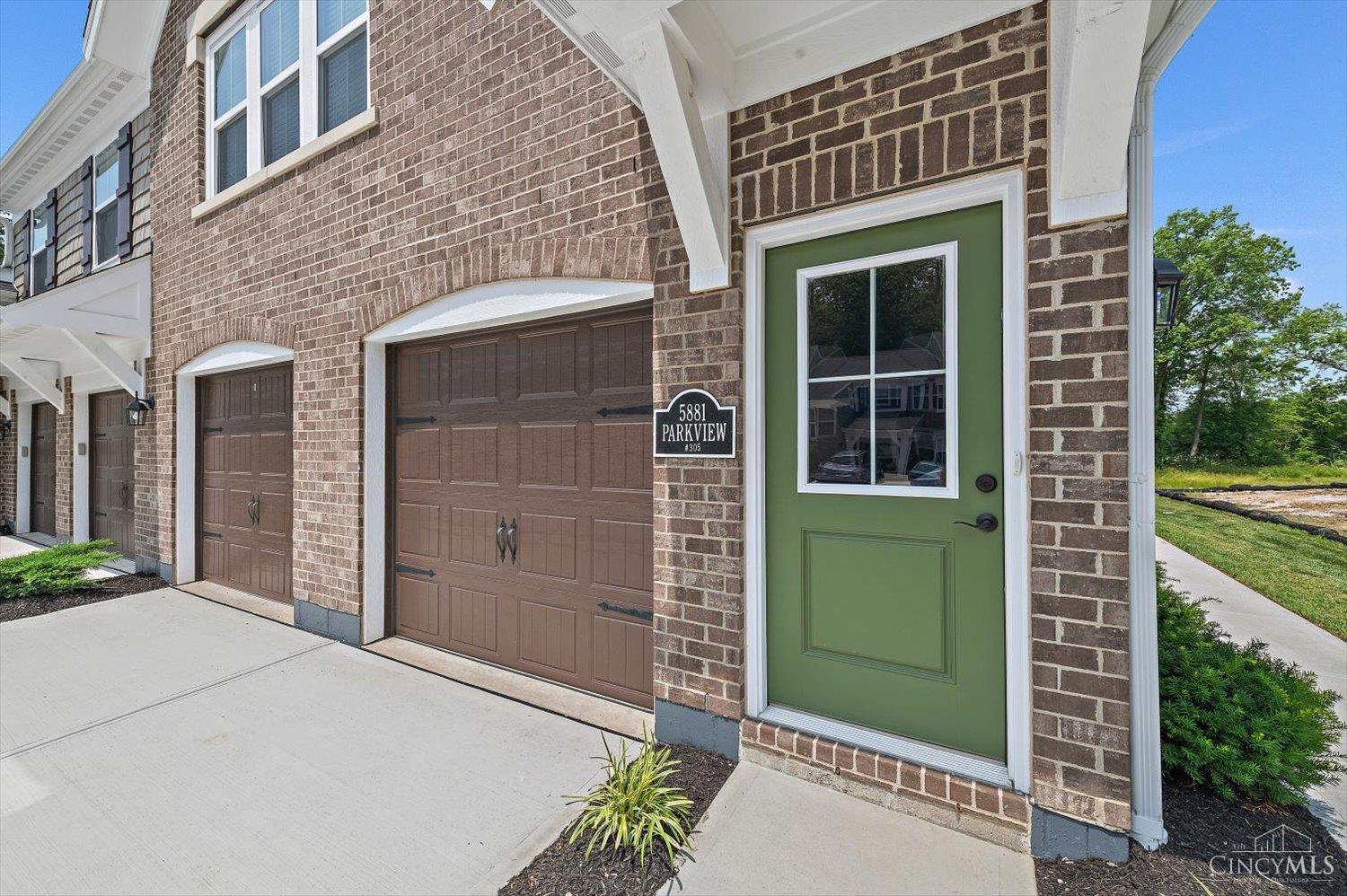 5881 Parkview Lane — photo
