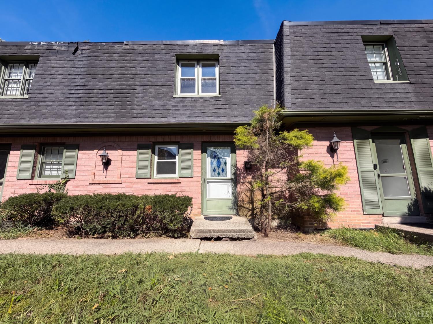 7636 Montgomery Road — photo