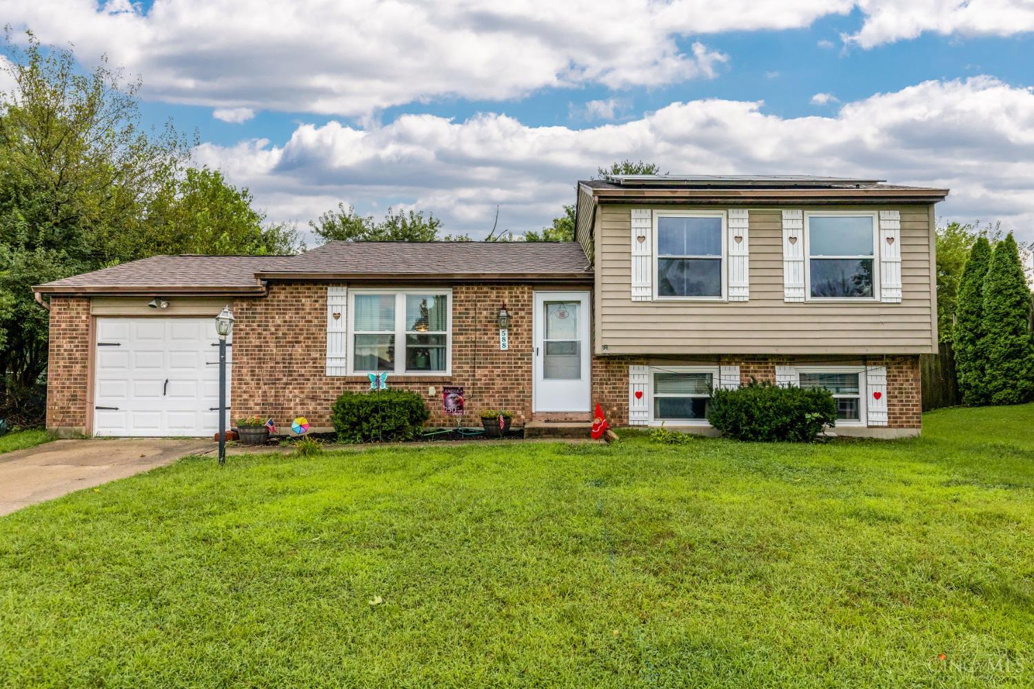 588 Deerfield Drive — photo