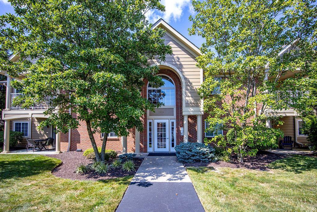 7319 Chatham Court — photo