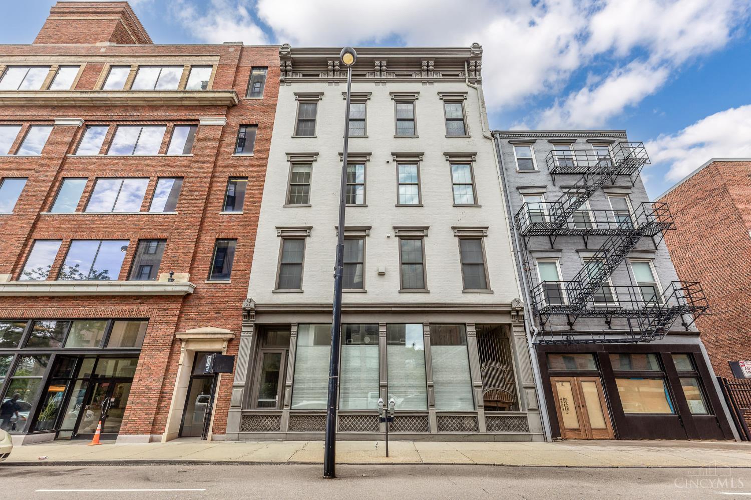 813 Broadway Street — photo