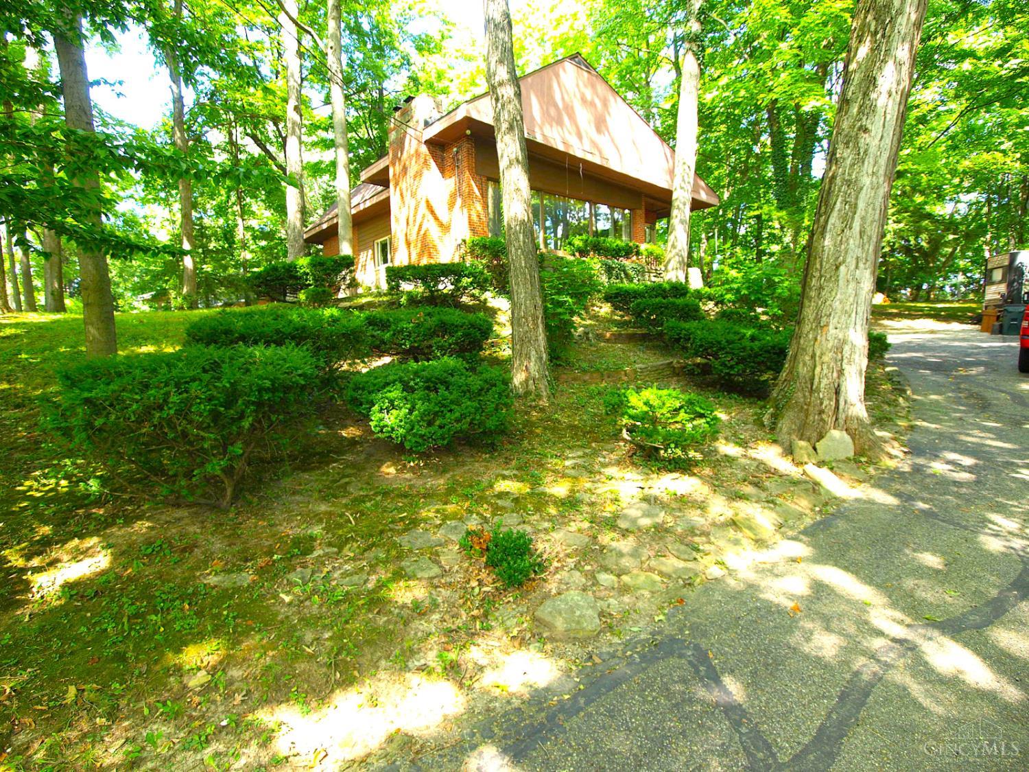 9460 Maple Knoll Drive — photo