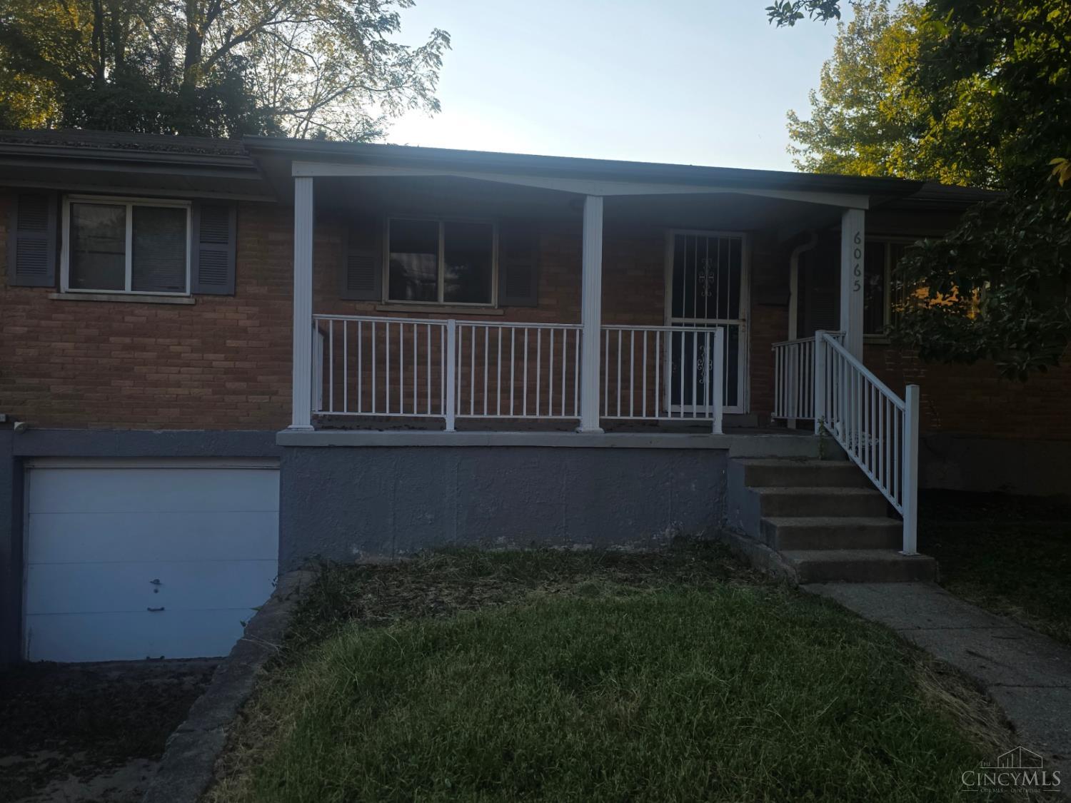 6065 Waldway — photo
