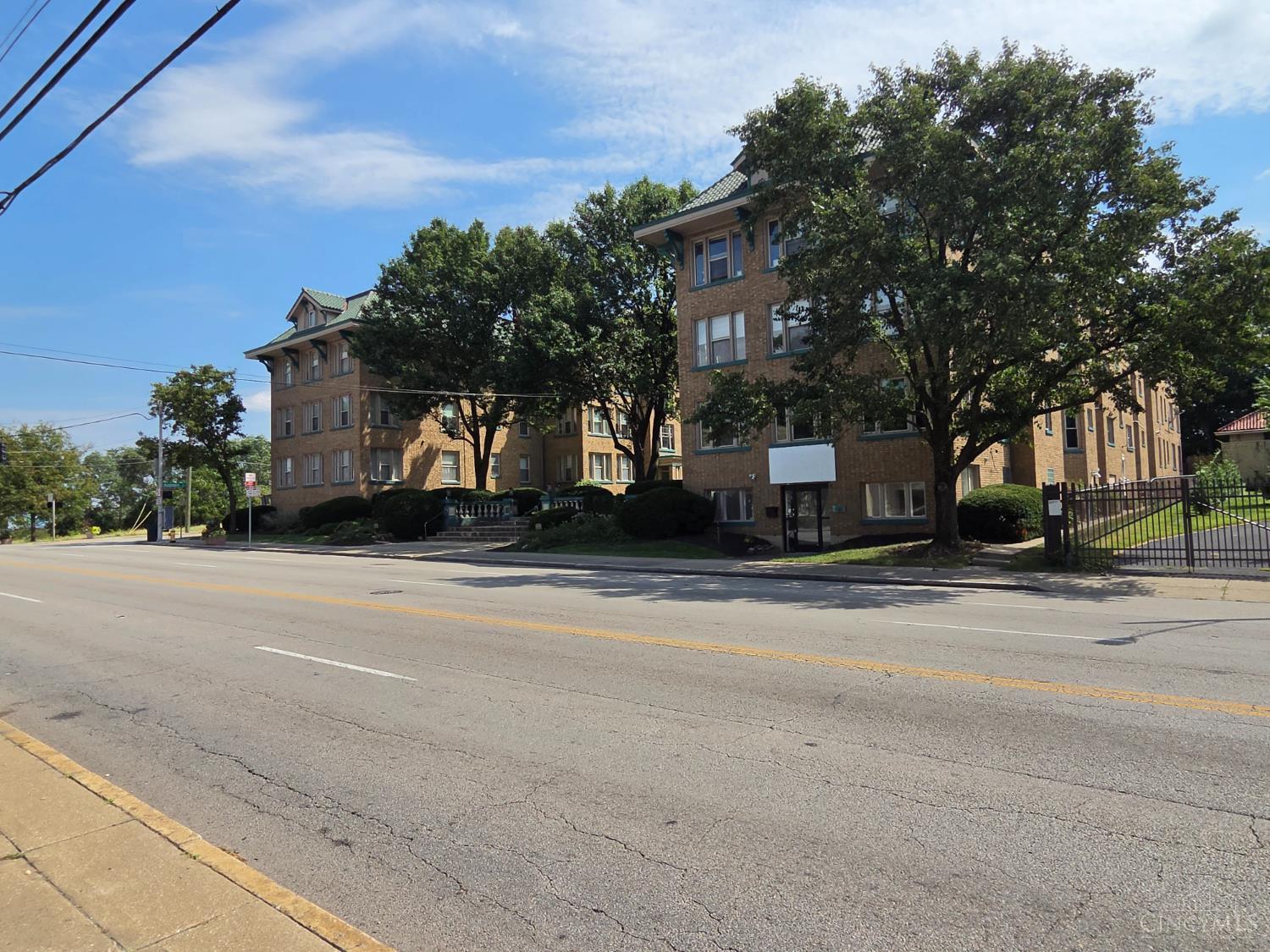 3896 Reading Road, Cincinnati, OH 45229 — photo 3