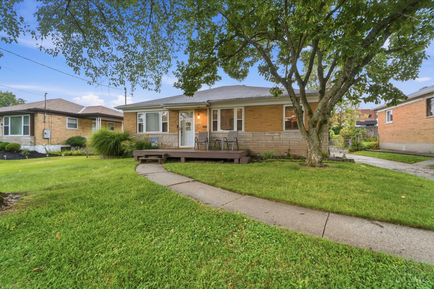 5889 Willow Oak Lane — photo