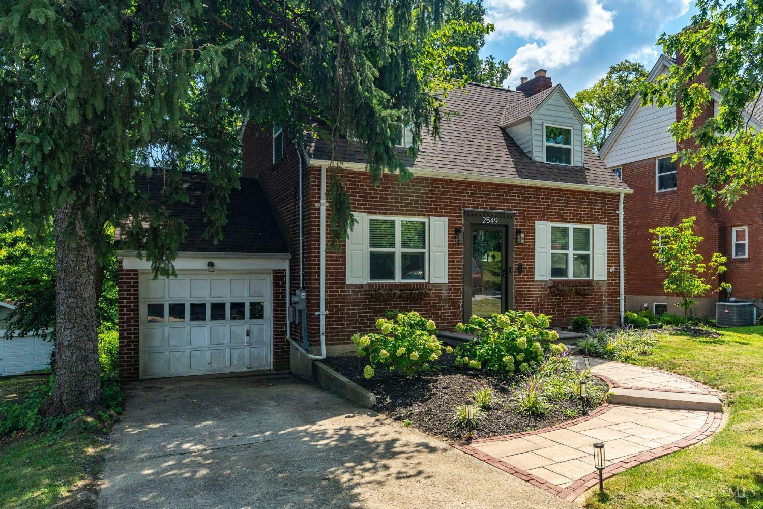 2549 Moundview Drive — photo