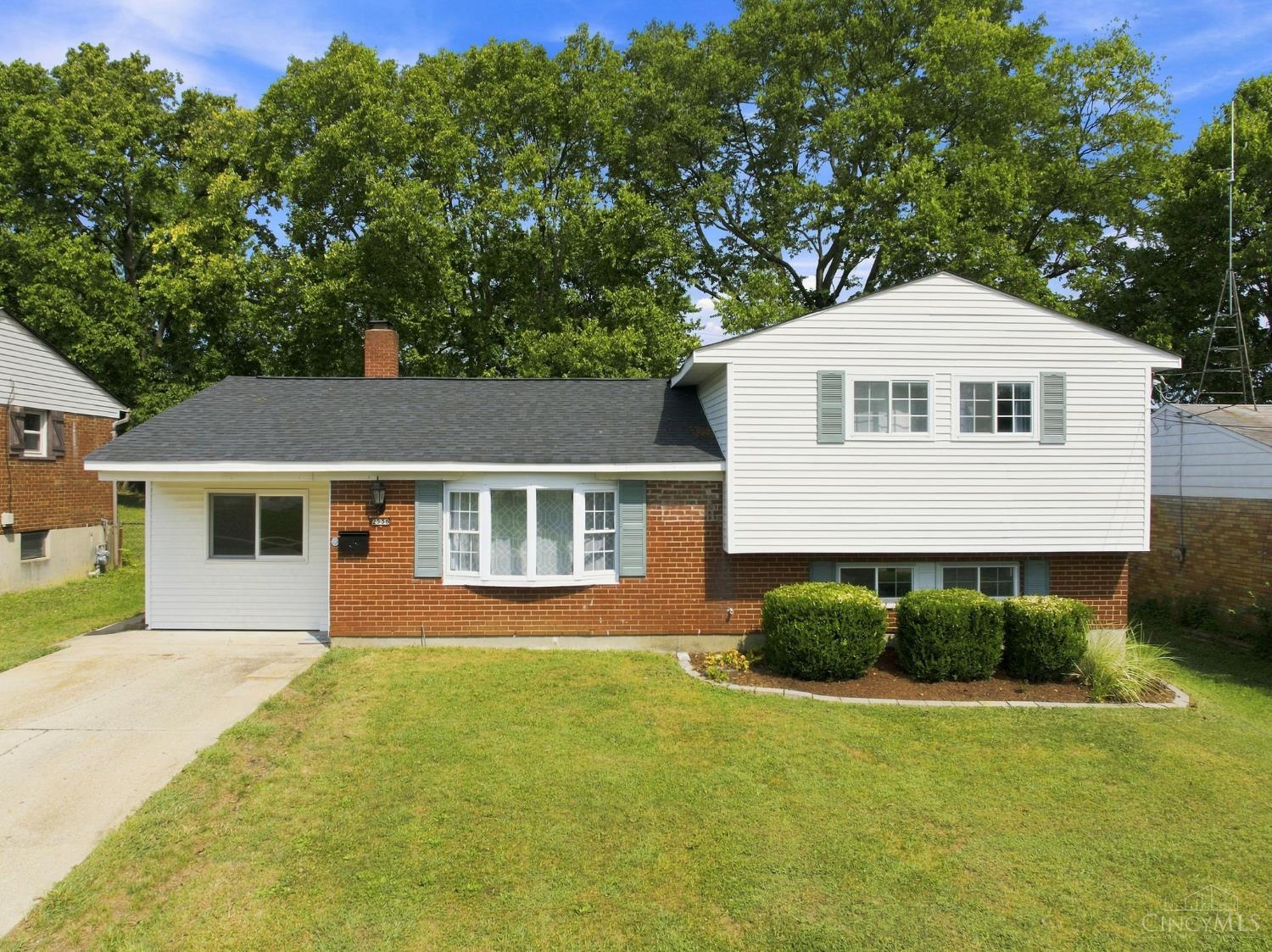 2536 Bracebridge Drive — photo