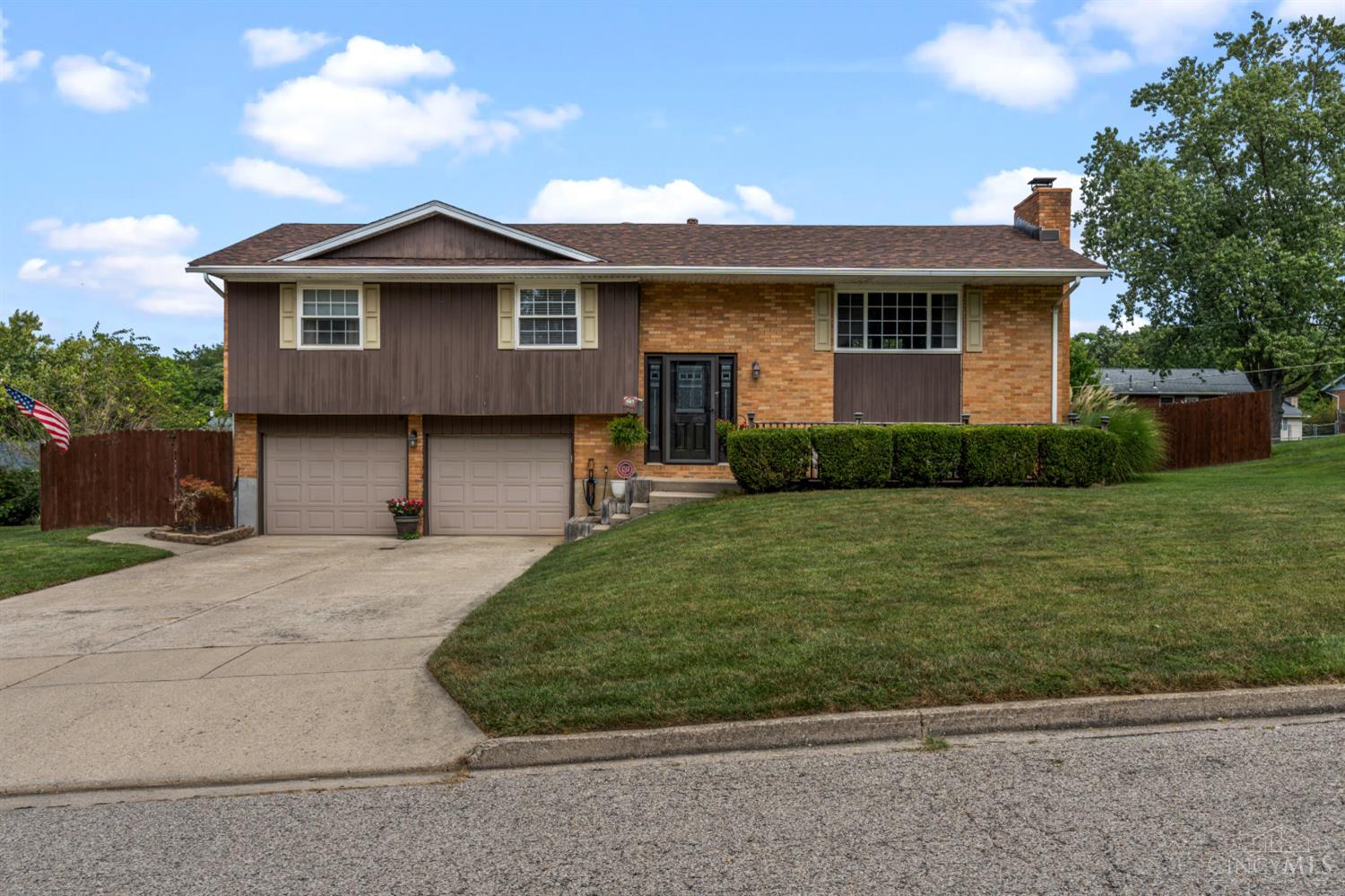 345 Harpwood Drive — photo