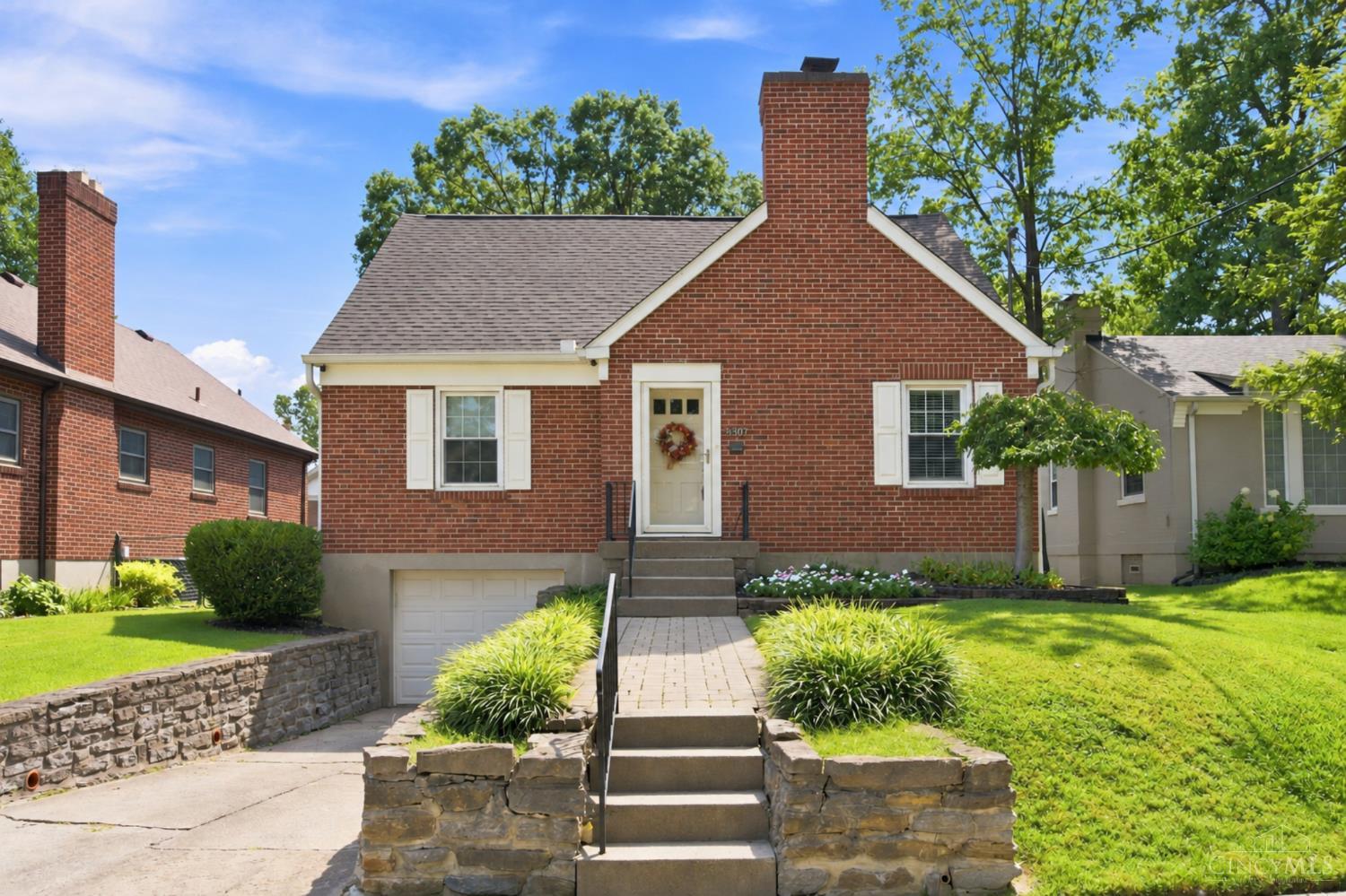3307 Maplecrest Place — photo