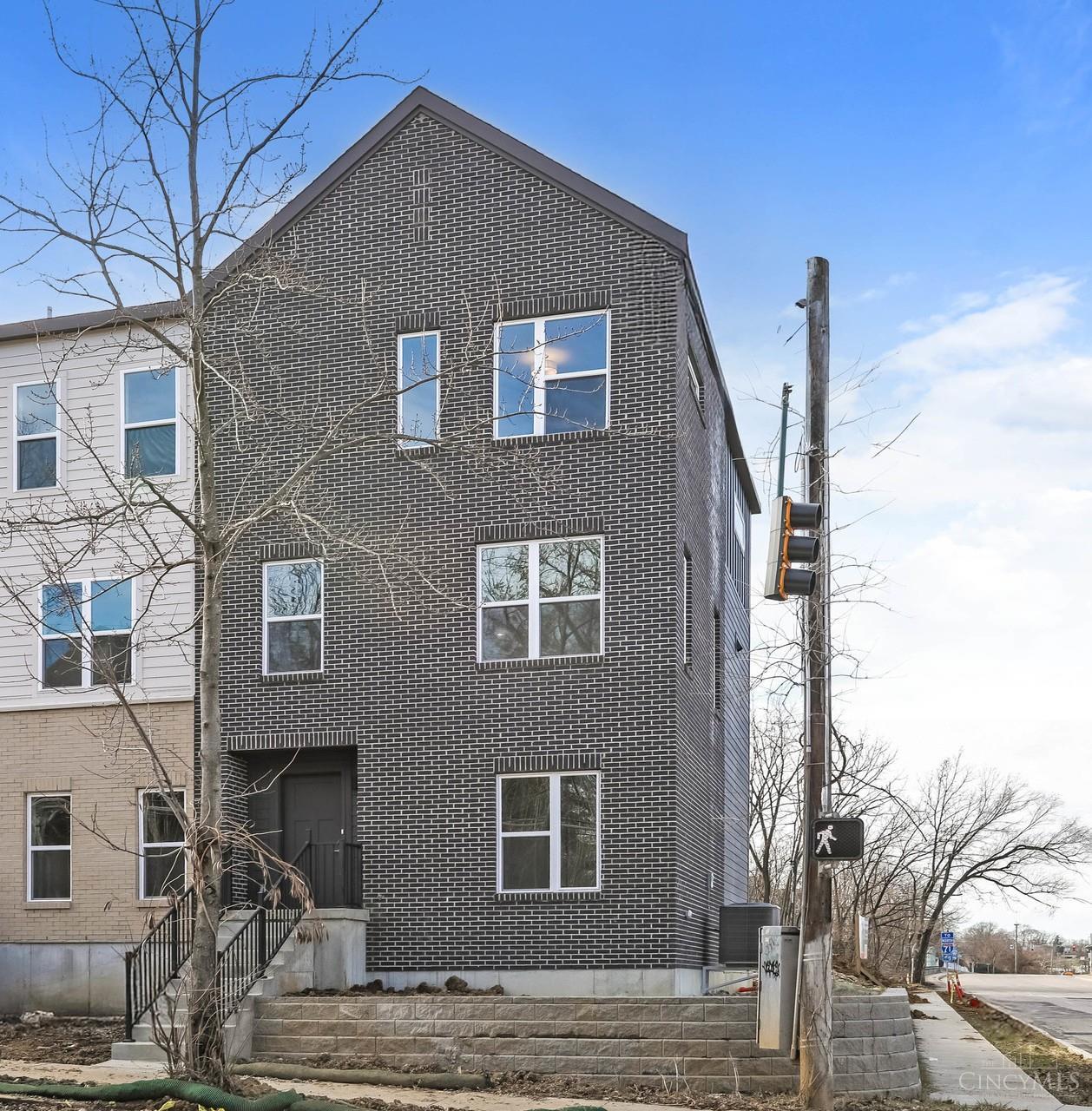 2611 May Street — photo
