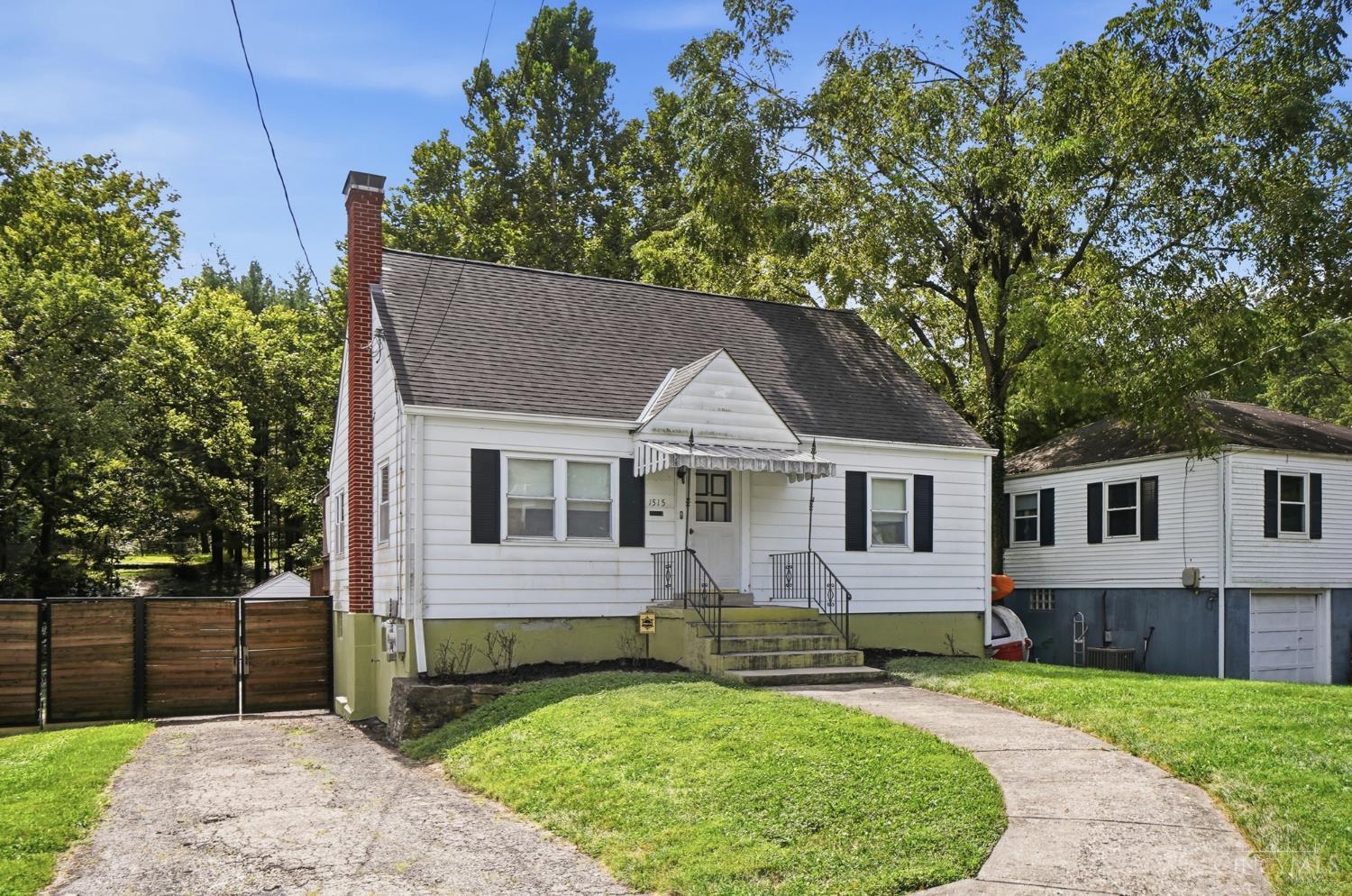 1515 Spring Lawn Avenue — photo