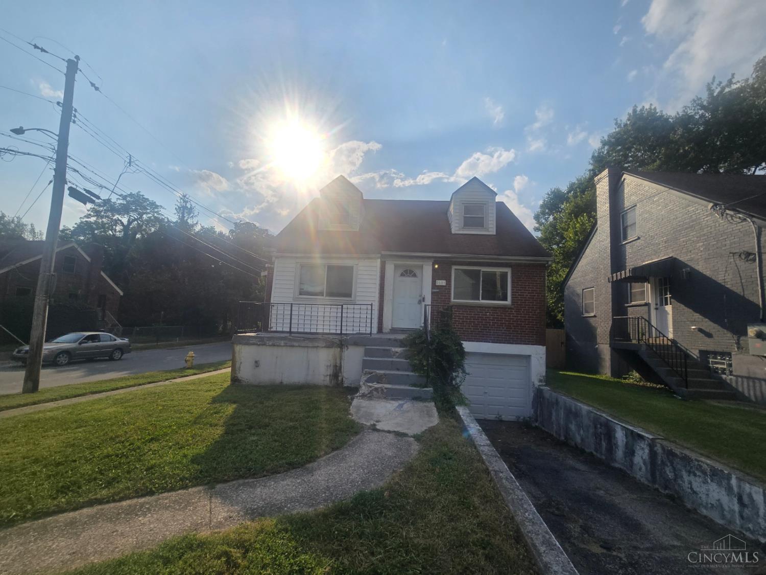 5601 Lester Road — photo