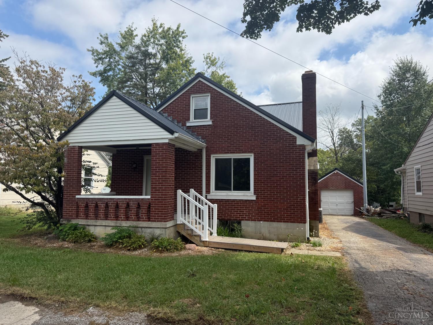 204 Grandin Drive — photo