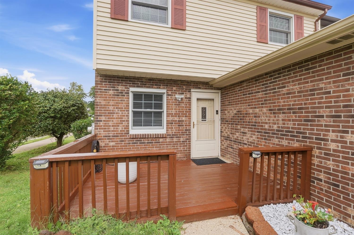 301 Heather View — photo
