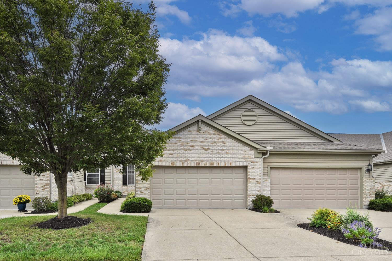 4658 English Oak Court — photo