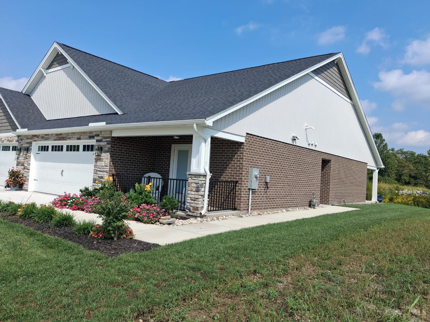 5011 Waterford Lane — photo