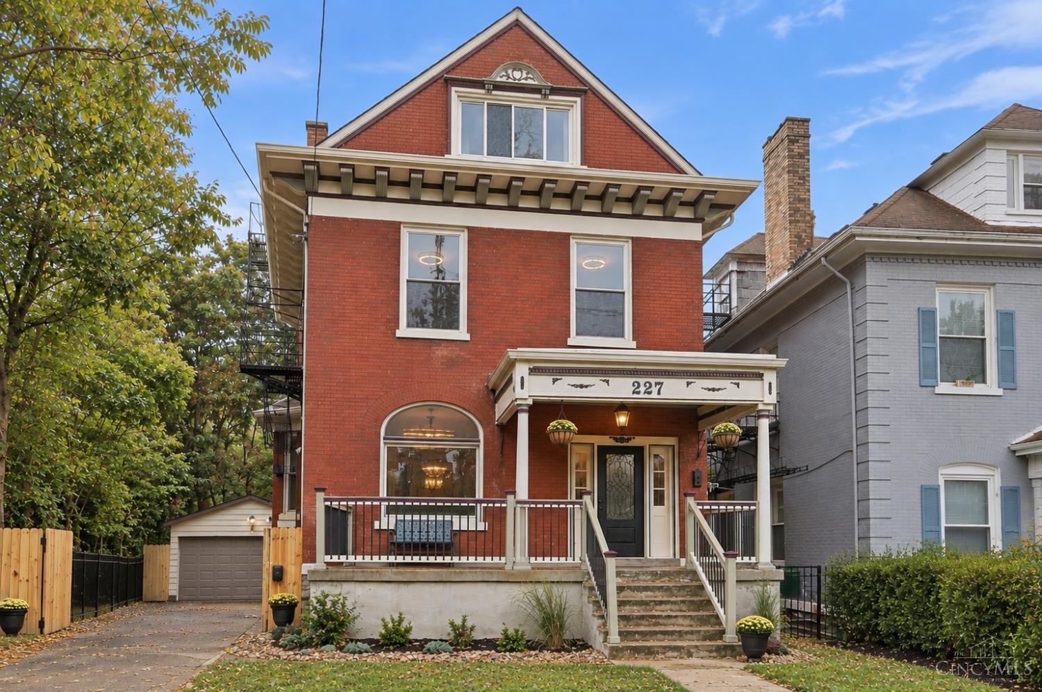227 Forest Avenue, Cincinnati, OH 45229 — photo 2