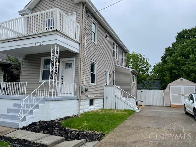 2102 Ross Avenue — photo
