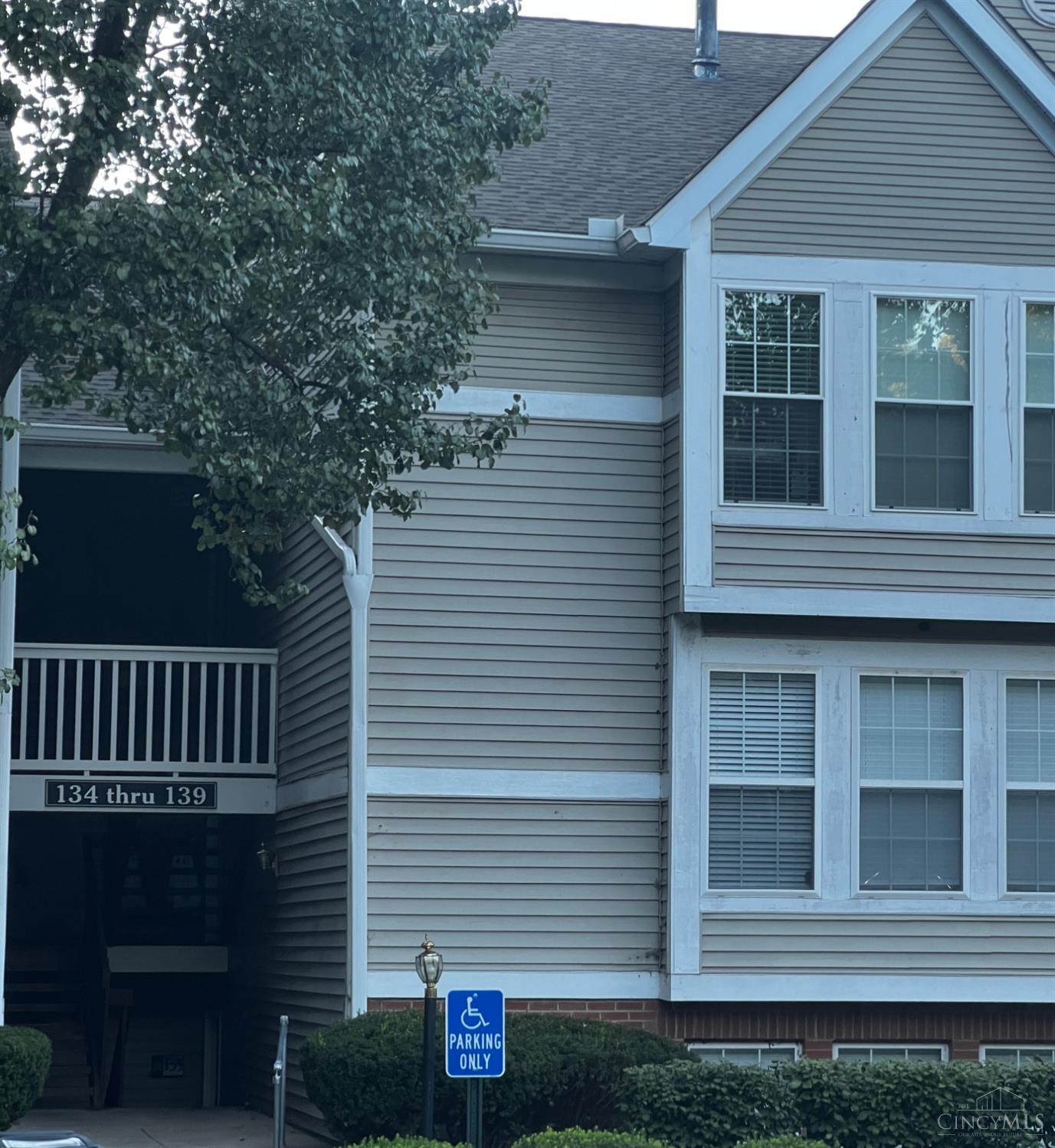 137 High Ridge Court — photo