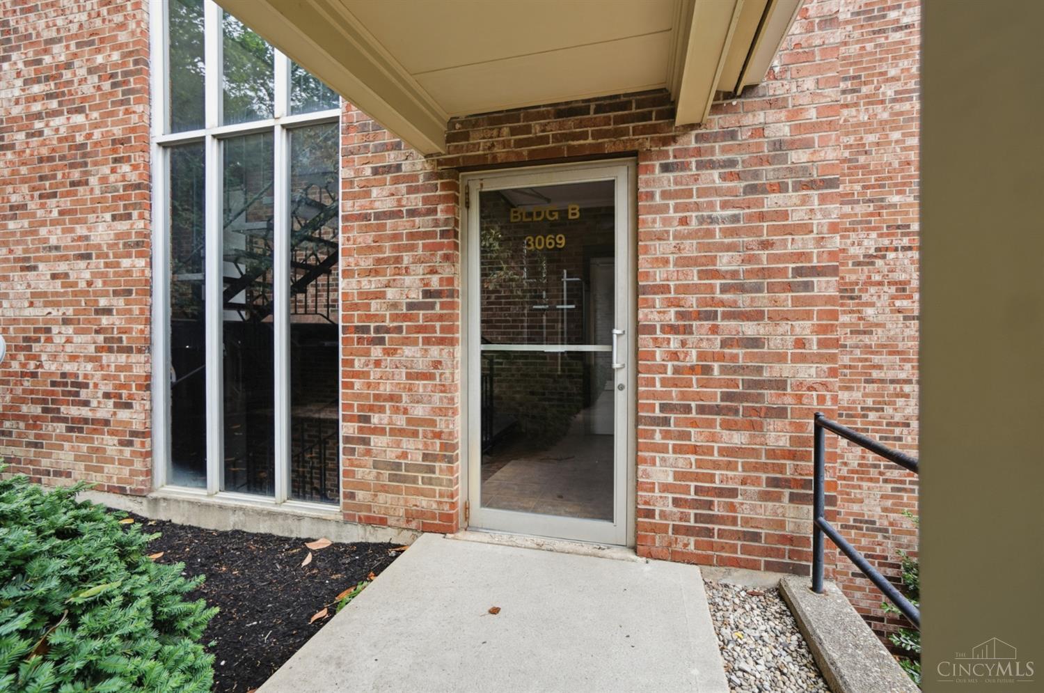 3069 Alpine, Cincinnati, OH 45208 — photo 2